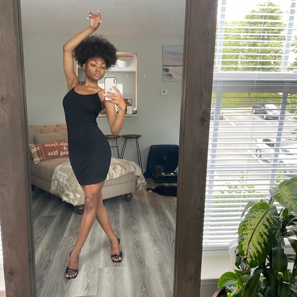 Black MIDI Bodycon Dress - Picture 9 of 12